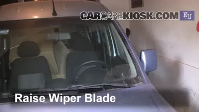 2005 Opel Combo C CNG 1.6L 4 Cyl. Balais essuie-glace avant Changer les balais des essuie-glace